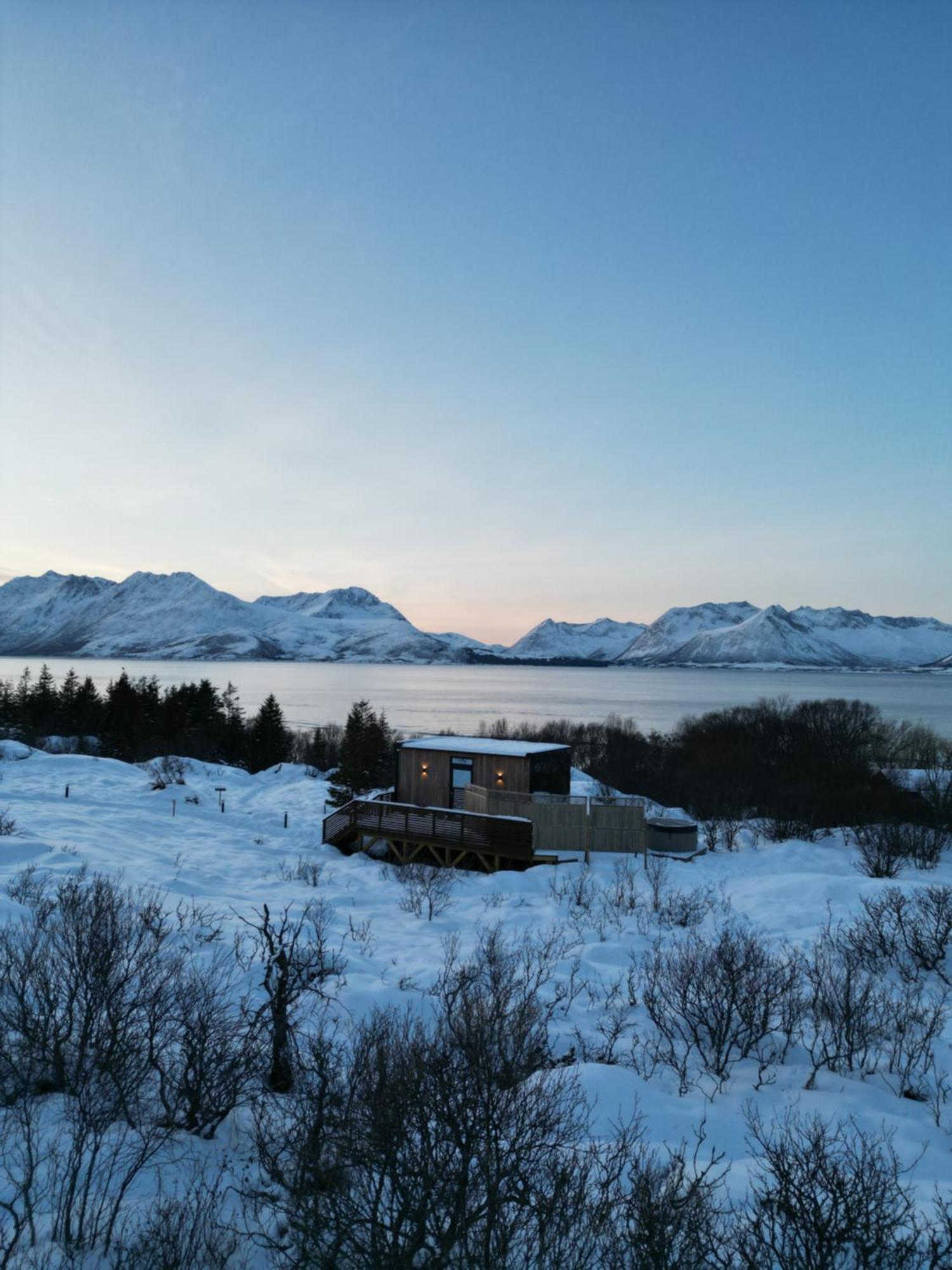 Wonderinn Arctic Utstrand Esterno foto
