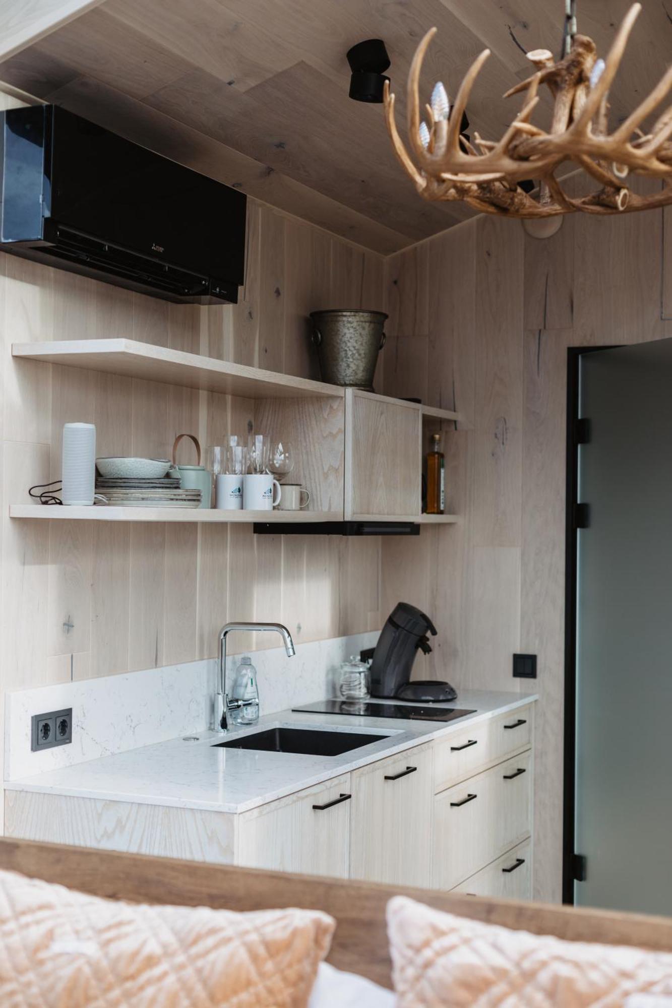 Wonderinn Arctic Utstrand Esterno foto